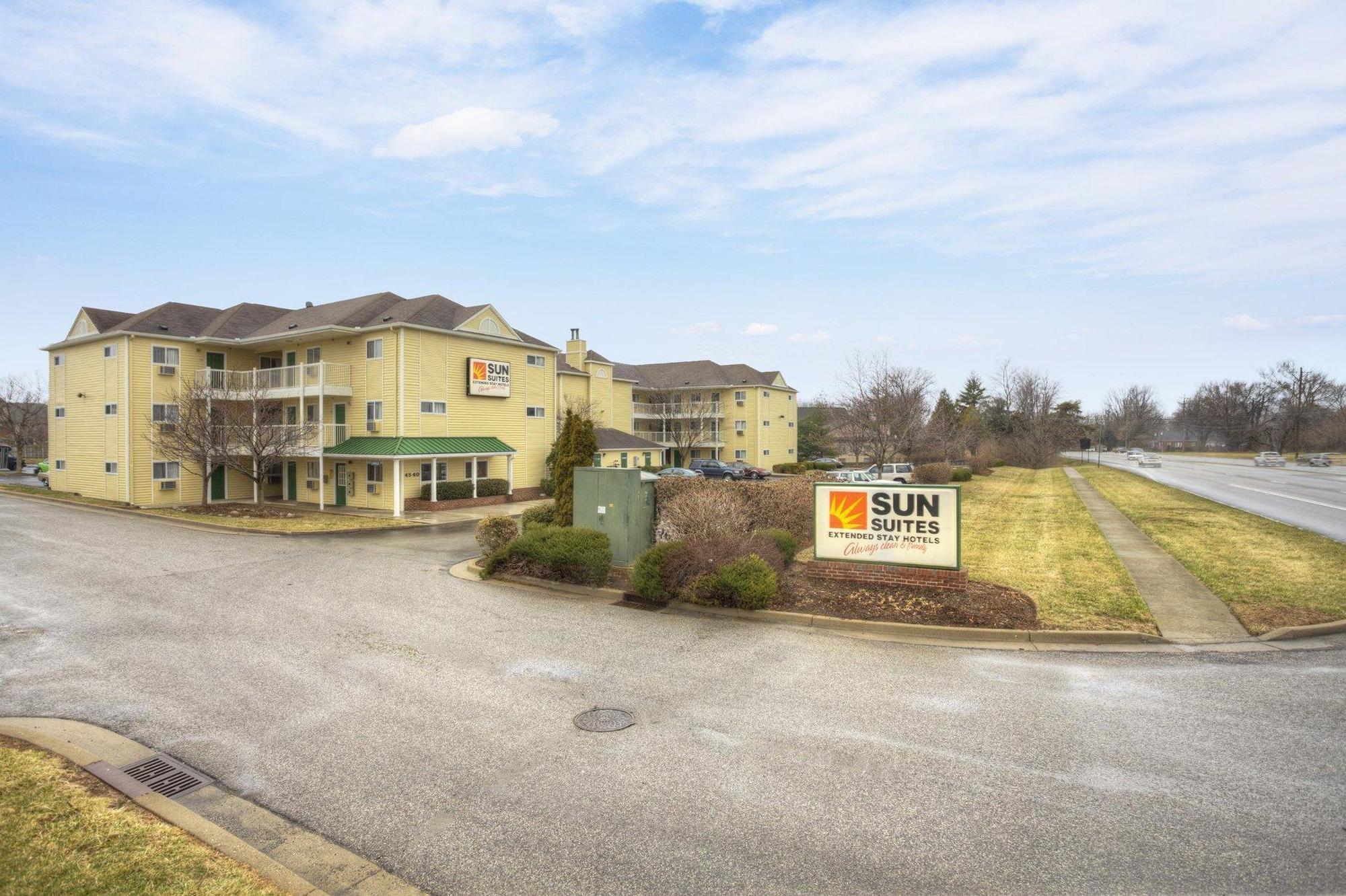 Hometowne Studios By Red Roof Louisville Exterior photo